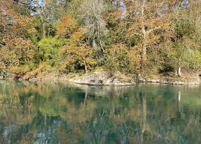 Le Chant Du Gave- Maison Neuve Lumineuse Avec Piscine- Riviere En Contrebas Du Jardin Вилла Sauveterre-de-Bearn